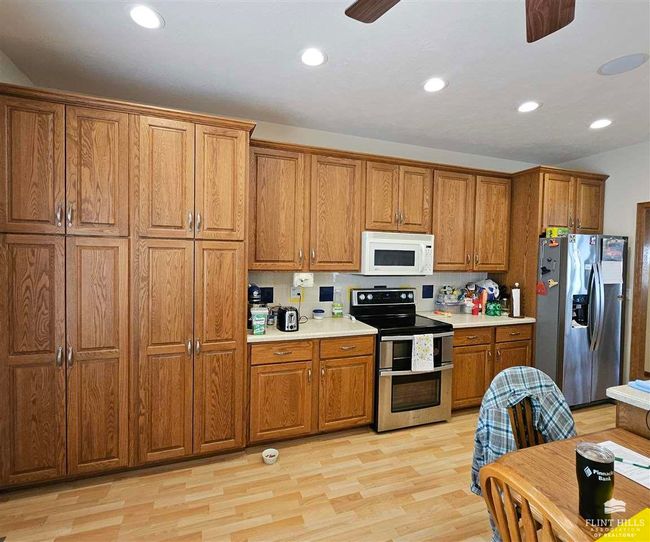 1605 Parkplace Court, House other with 3 bedrooms, 3 bathrooms and null parking in Abilene KS | Image 7