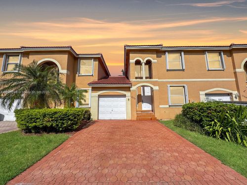2272 Nw 160th Ter, Pembroke Pines, FL, 33028 | Card Image