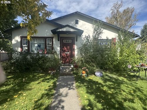 890 Valley Ave, Baker City, OR, 97814-3024 | Card Image