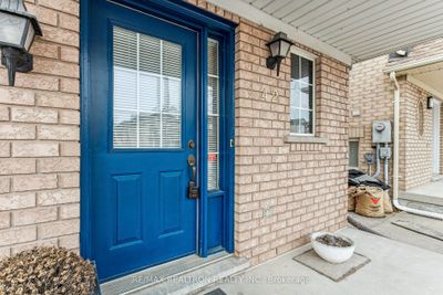 42 Queen Mary Dr, House other with 3 bedrooms, 3 bathrooms and 4 parking in Brampton ON | Image 3