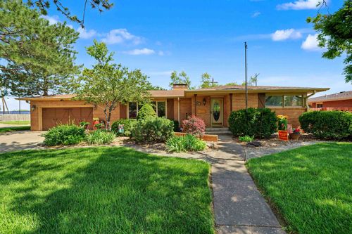 901 Millwood Dr, Salina, KS, 67401 | Card Image