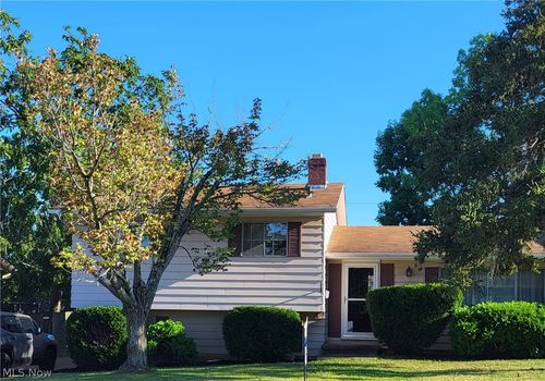 3161 Marda Dr, Parma, OH, 44134-5133 | Card Image