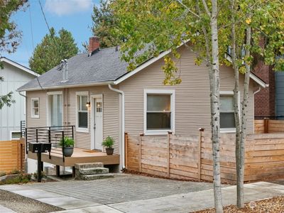 6023 28th Avenue Ne, House other with 2 bedrooms, 1 bathrooms and 1 parking in Seattle WA | Image 1