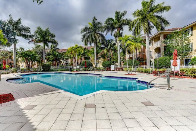 APT-304 - 6511 Emerald Dunes Dr, Condo with 2 bedrooms, 2 bathrooms and null parking in West Palm Beach FL | Image 43