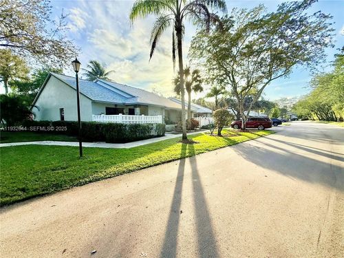 29126-3899 Carambola Cir N, Coconut Creek, FL, 33066-2447 | Card Image