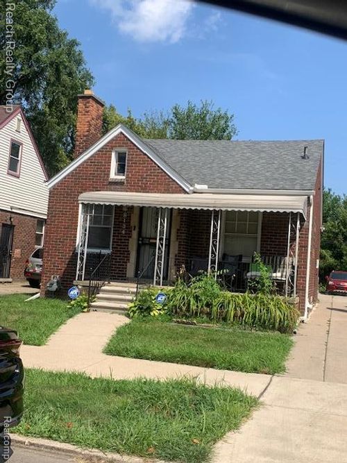 8134 Lauder St, Detroit, MI, 48228-2482 | Card Image