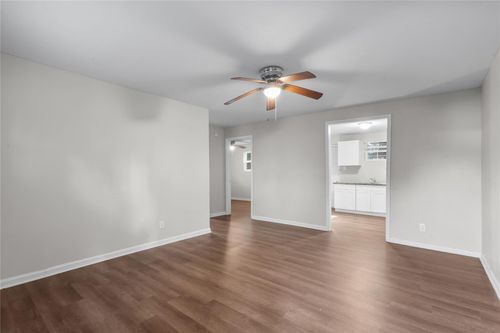 apt-b-2328 Boss St, La Marque, TX, 77568-4073 | Card Image