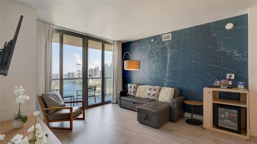 r2404-2602 E Hallandale Beach Blvd, Hallandale Beach, FL, 33009-4819 | Card Image