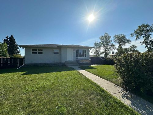 5401 58 Street, Ponoka, AB, T4J1K6 | Card Image
