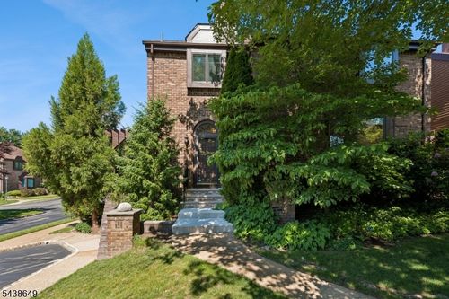 7 Christina Ct, Madison, NJ, 07940-2570 | Card Image
