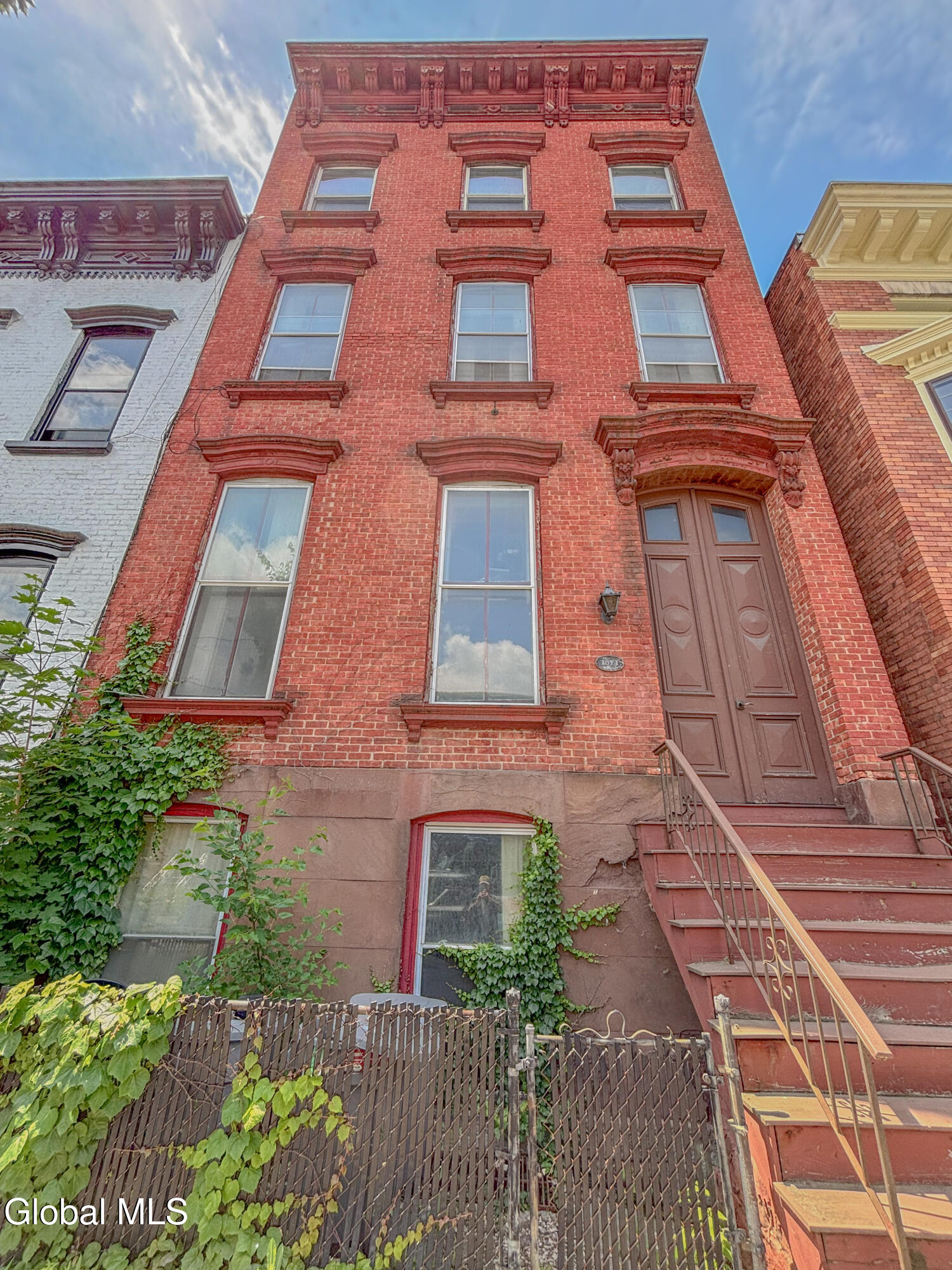 360 Madison Ave, Albany, NY 12210