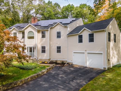 11 Parsons Way, Natick, MA, 01760-5549 | Card Image