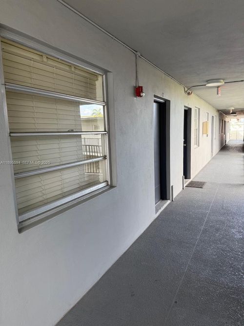 apt-48-4250 Sw 67th Ave, Miami, FL, 33155-4723 | Card Image