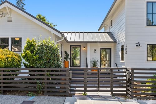 1205 Ne 91st St, Seattle, WA, 98115-3132 | Card Image