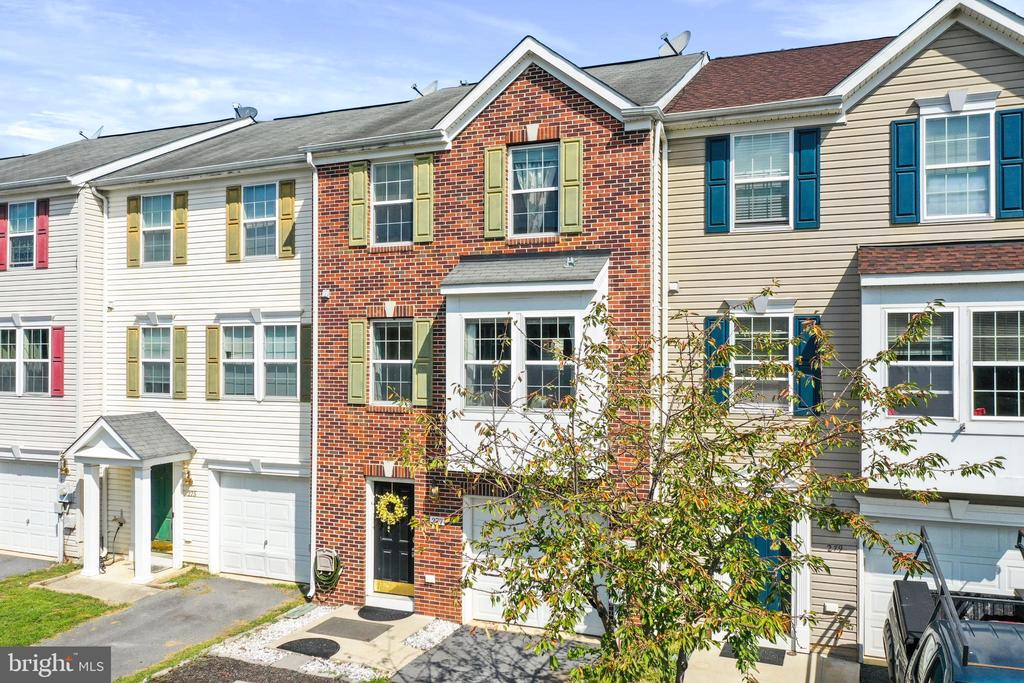 Scarboro Dr, Bunker Hill, WV 25413
