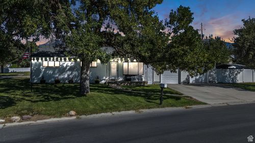 7579 520, Midvale, UT, 84047-2740 | Card Image