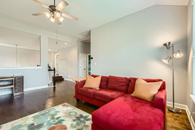 Upstairs living area | Image 22