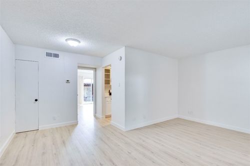 apt-12-2314 Parker Ln, Austin, TX, 78741-3831 | Card Image