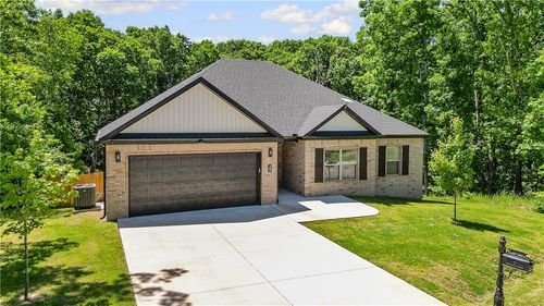 29 Chatham Dr, Bella Vista, AR, 72714-6224 | Card Image