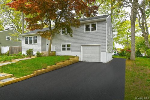 29 Bennett Ave, Huntingtn Sta, NY, 11746-2811 | Card Image
