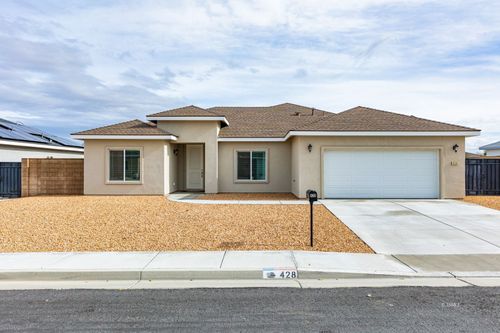 428 Thomas St, Ridgecrest, CA, 93555-5443 | Card Image