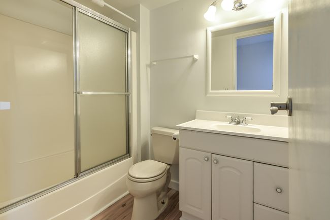 Main Bath | Image 9