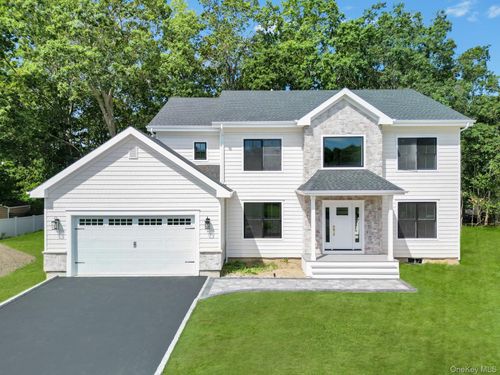 84 James Hawkins Rd, Moriches, NY, 11955-1808 | Card Image
