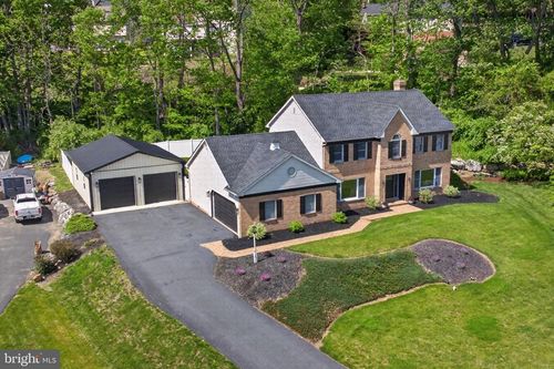 2620 Valley View Dr, LANCASTER, PA, 17601-1468 | Card Image