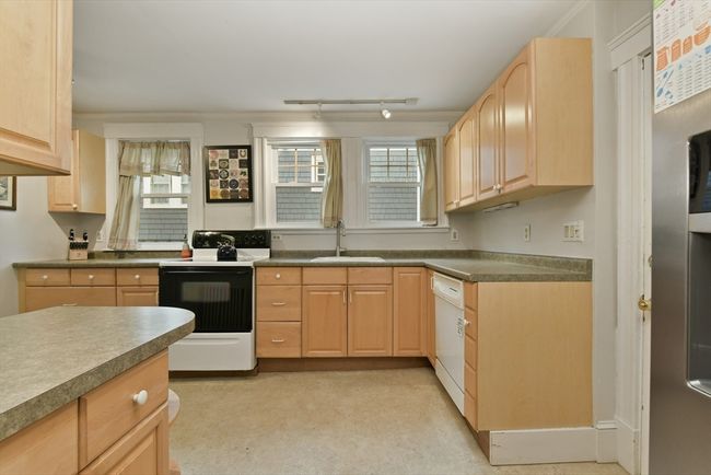 1 - 11 Goodway Rd, Condo with 2 bedrooms, 1 bathrooms and 1 parking in Boston MA | Image 12