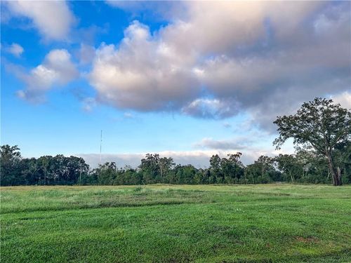 207 Cypress Crossing Dr, Belle Chasse, LA, 70037-1696 | Card Image