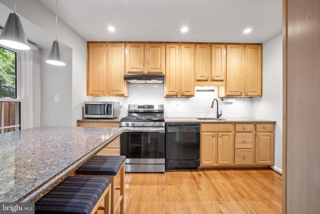 10462 Malone Ct, Townhouse with 3 bedrooms, 4 bathrooms and null parking in FAIRFAX VA | Image 14