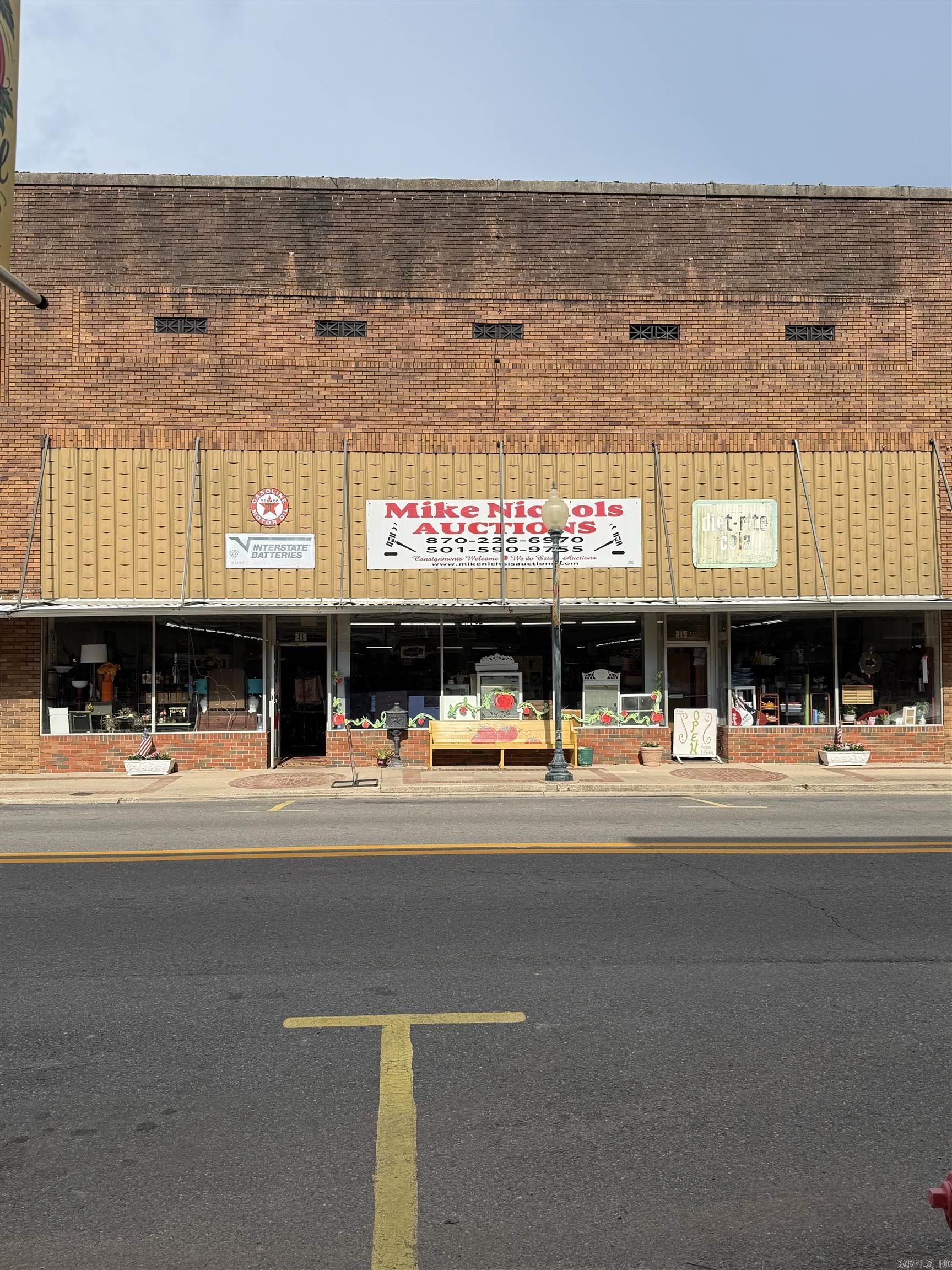 215 S Main St, Warren, AR 71671