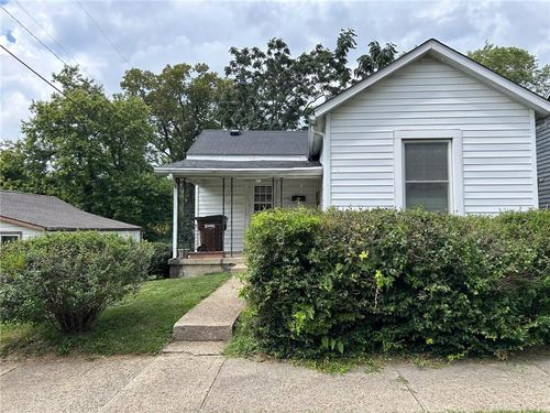 758 E Main St, Xenia, OH, 45385-3229 | Card Image