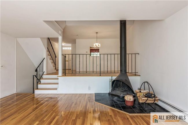 APT-9C - 323 Gill Ln, Townhouse with 2 bedrooms, 2 bathrooms and null parking in Iselin NJ | Image 8