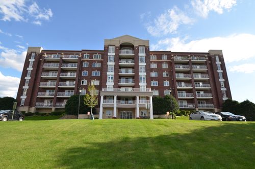 apt-307-7061 W Touhy Ave, Niles, IL, 60714-4536 | Card Image