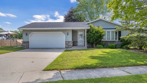 1723 Hilltop Dr, Sheboygan, WI, 53081-8462 | Card Image