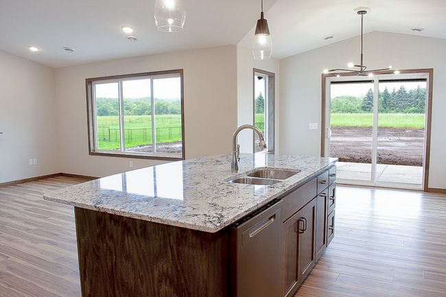 Center Kitchen Island | Image 4