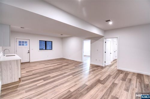 35 Henry Ave, Palisades Park, NJ, 07650-1113 | Card Image