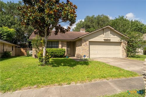 308 Fernwood Cir, Victoria, TX, 77901-2557 | Card Image