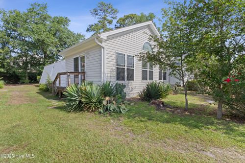 327 Ne 54th St, Oak Island, NC, 28465-4906 | Card Image