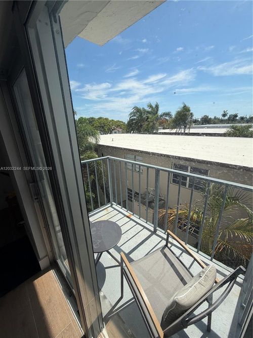 304-1960 Marseille Dr, Miami Beach, FL, 33141-3454 | Card Image