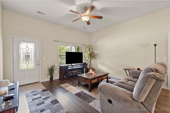 5613 Nature Vw, Home with 3 bedrooms, 2 bathrooms and null parking in Memphis IN | Image 5