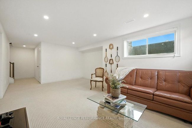 665 Cordelette Cir, House attached with 3 bedrooms, 3 bathrooms and 4 parking in Orleans ON | Image 39