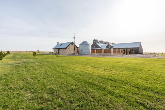 1635 County Road 135, House other with 5 bedrooms, 3 bathrooms and null parking in Hale Center TX | Image 4