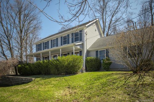 25 Anderson St, Beacon, NY, 12508-2613 | Card Image