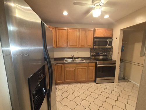 apt-305-8020 Colony Cir N, Tamarac, FL, 33321-8353 | Card Image