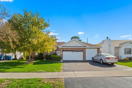 3207 Sandy Ridge Dr, Steger, IL, 60475-1945 | Card Image