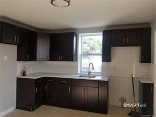 2r-332 Baldwin St, Waterbury, CT, 06706-1375 | Card Image
