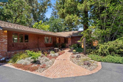 16 Simpson Dr, Walnut Creek, CA, 94596-6715 | Card Image