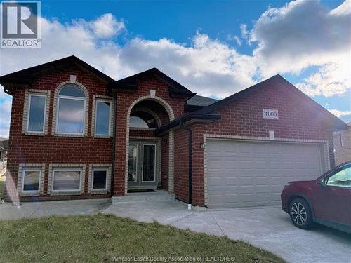 4000 Zanzibar Crt, Windsor, ON, N9G0A4 | Card Image